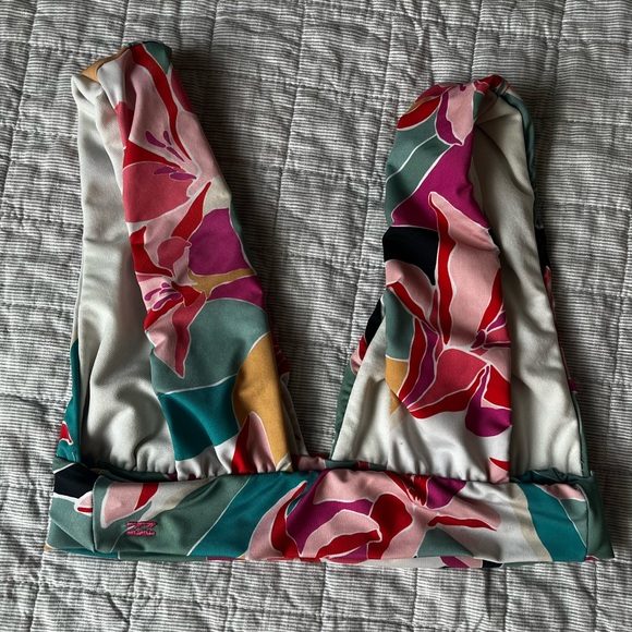 Billabong swimsuit top S - Picture 4 of 4